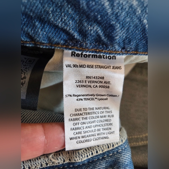 Reformation | Val 90s Mid Rise Straight - Picture 5 of 8